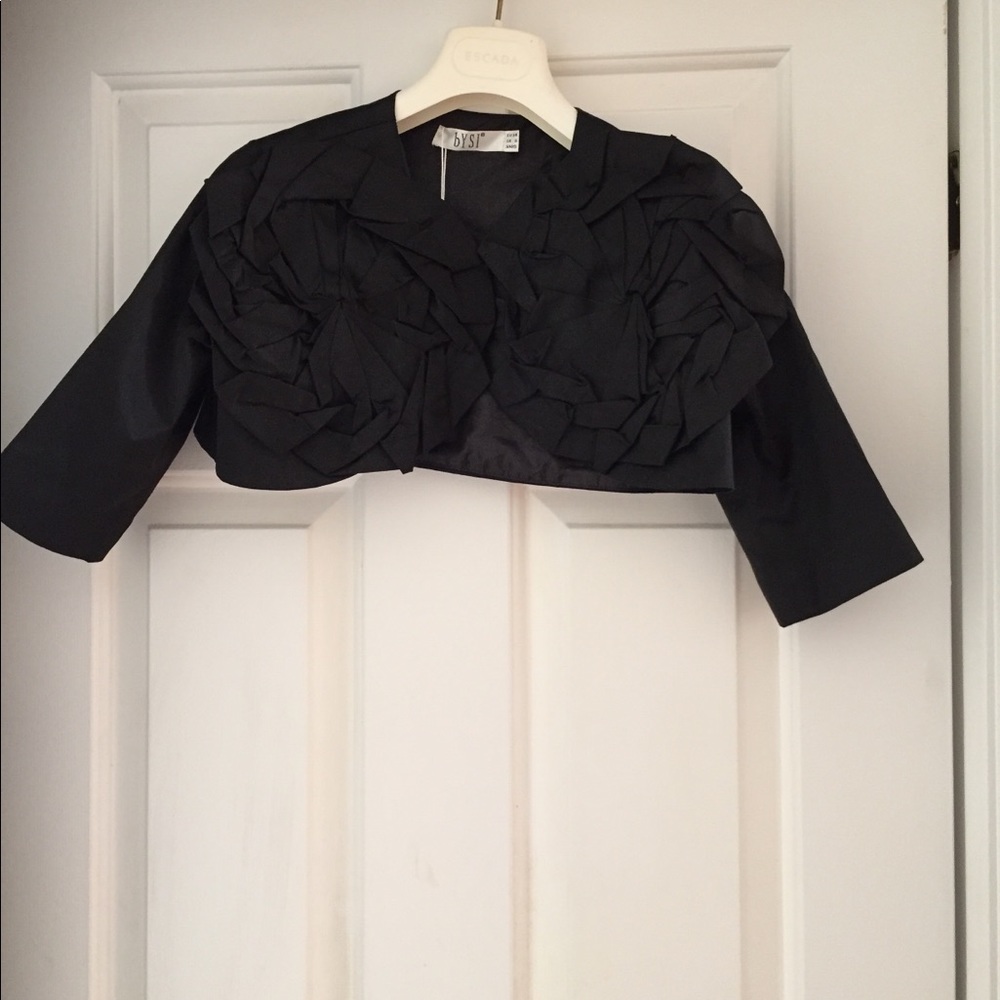 NWT Boléro top with rosette